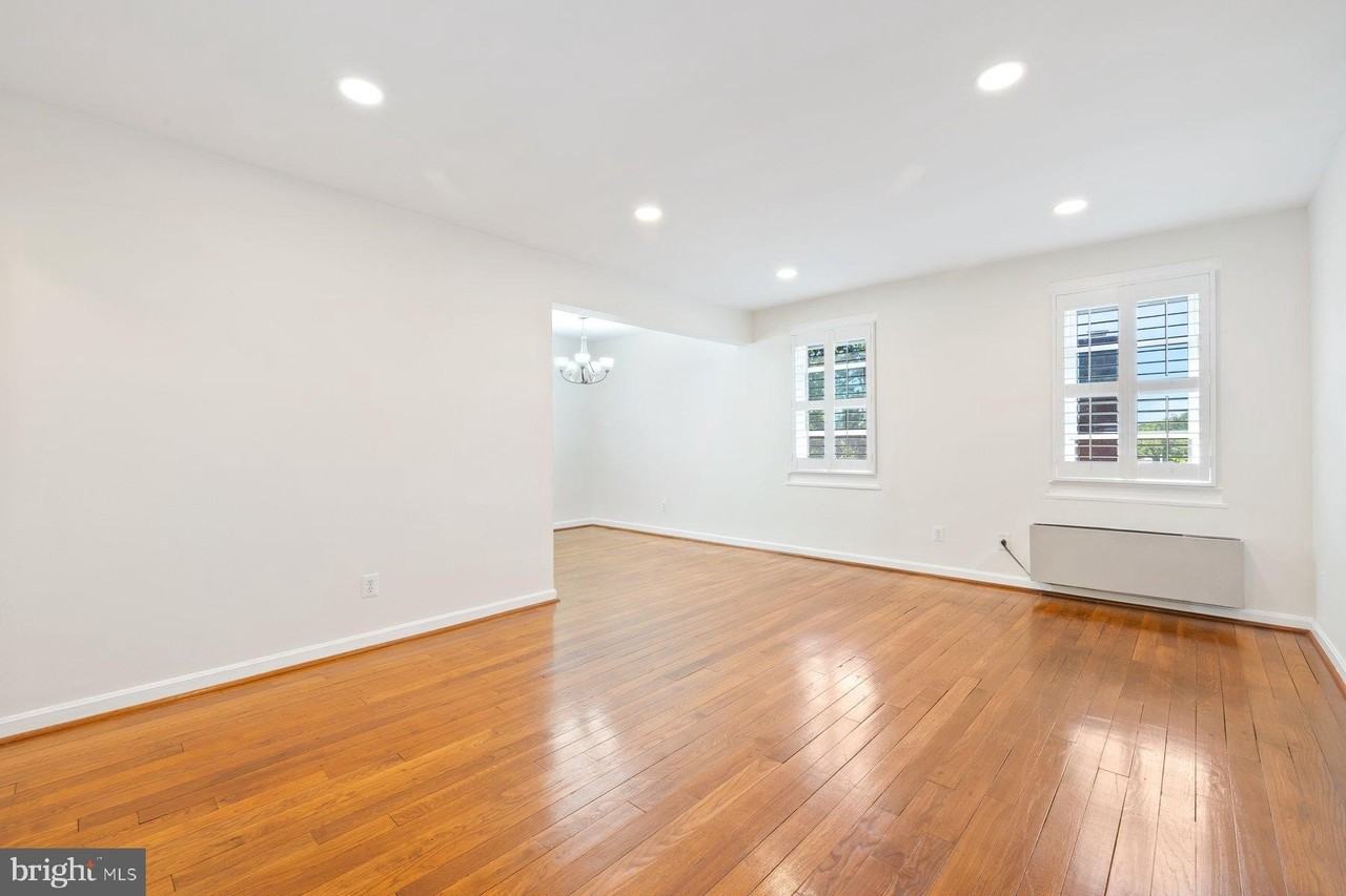 4822 Chevy Chase Dr #4822-3 - Photo 4 of 27