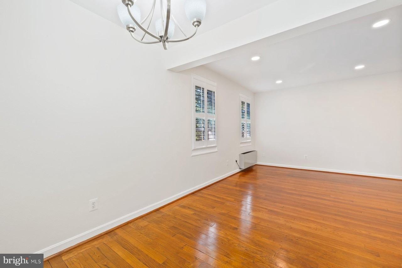 4822 Chevy Chase Dr #4822-3 - Photo 5 of 27