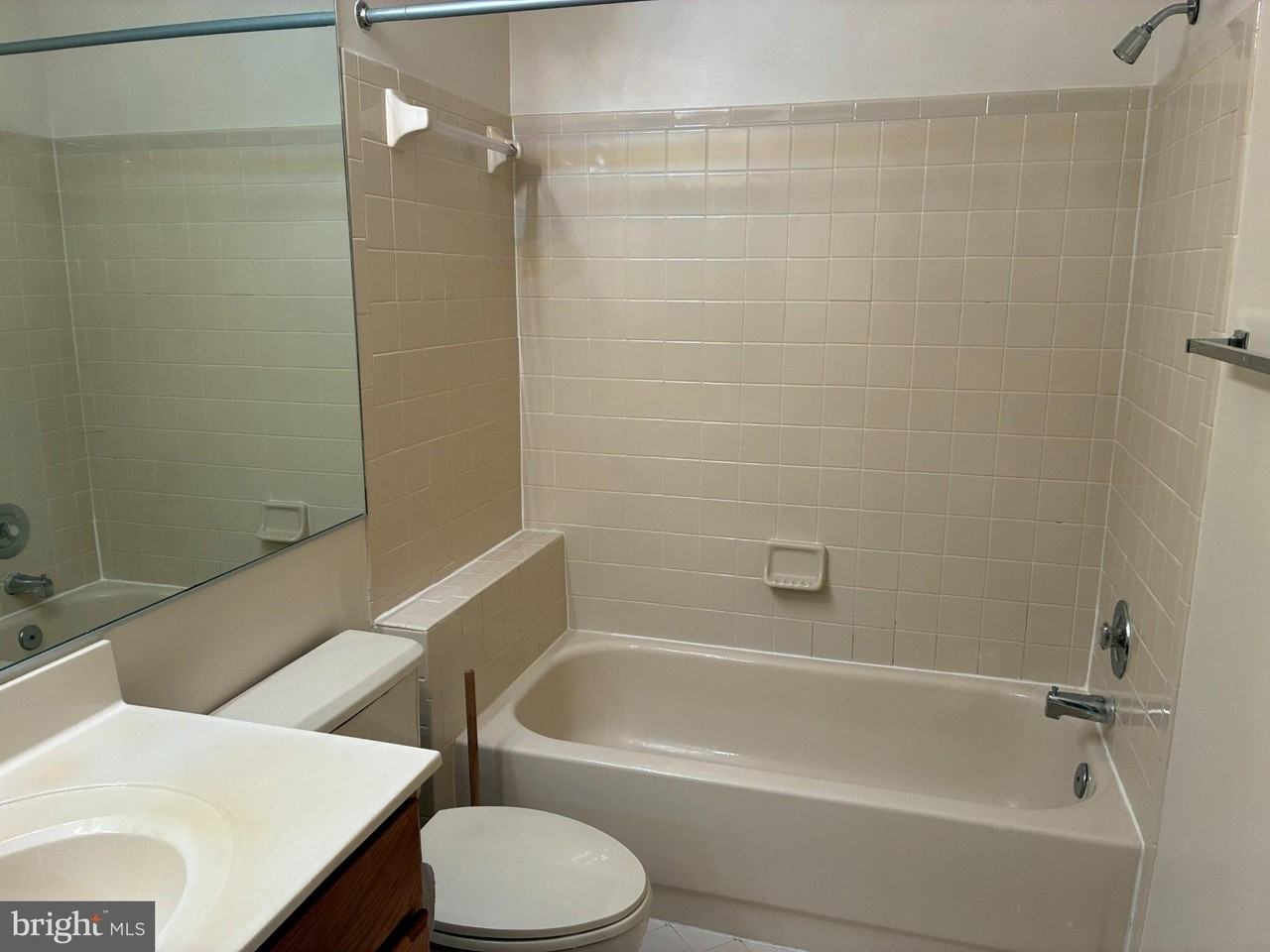 10832 Antigua Ter #102 - Photo 6 of 9