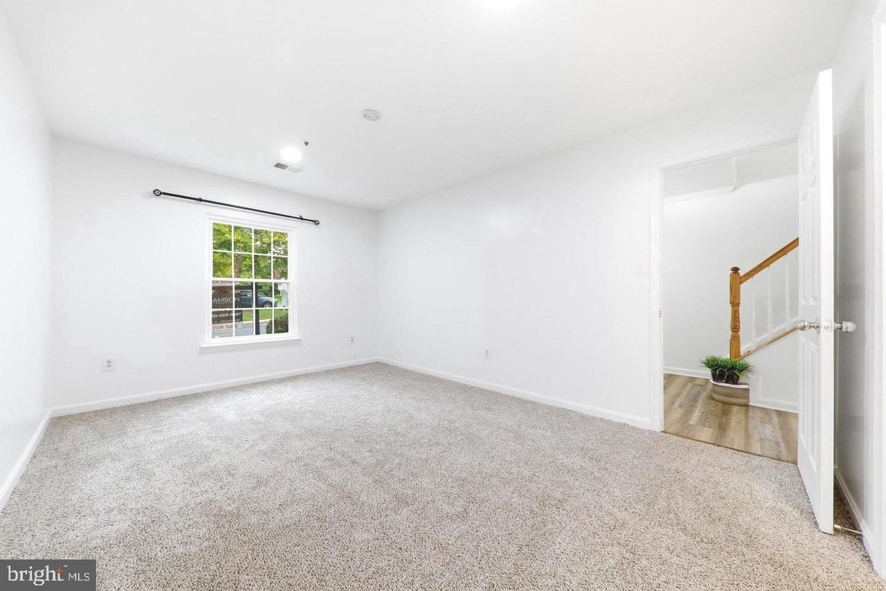 20207 Yankee Harbor Pl - Photo 5 of 50