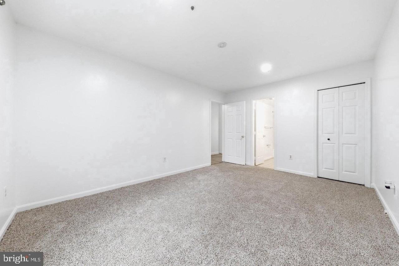 20207 Yankee Harbor Pl - Photo 6 of 50