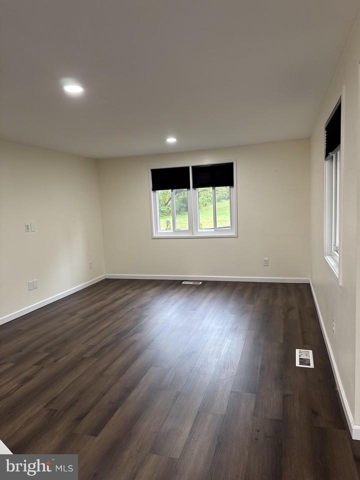 10420 Kardwright Ct - Photo 6 of 17