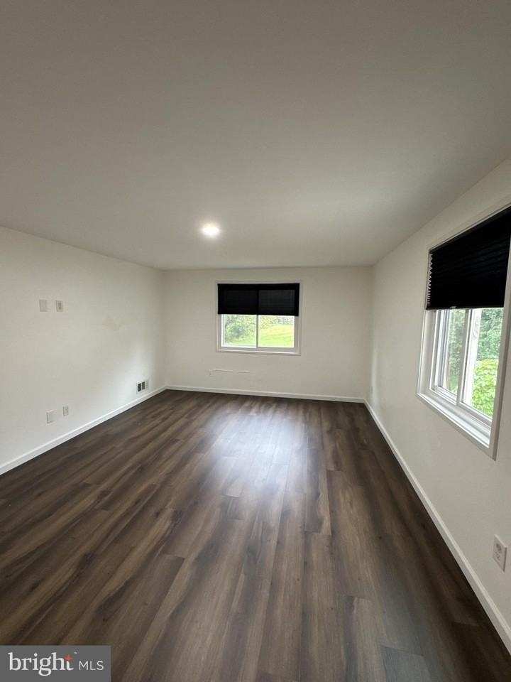 10420 Kardwright Ct - Photo 7 of 17
