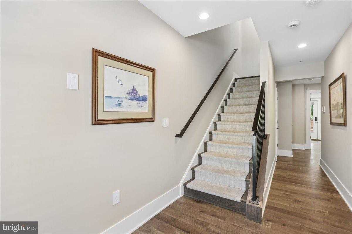 5352 Merriam St - Photo 7 of 48