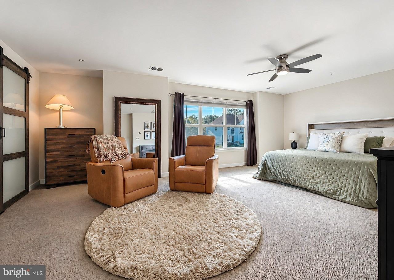 45242 Woodhaven Dr - Photo 4 of 50