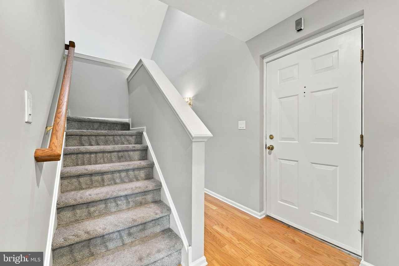 338 Lisa Way - Photo 6 of 42