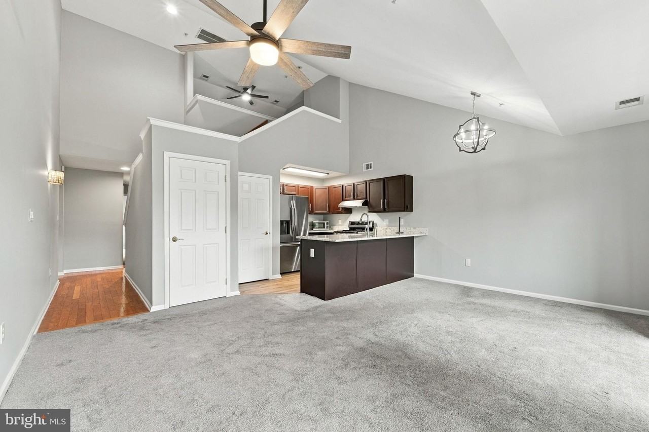 338 Lisa Way - Photo 7 of 42