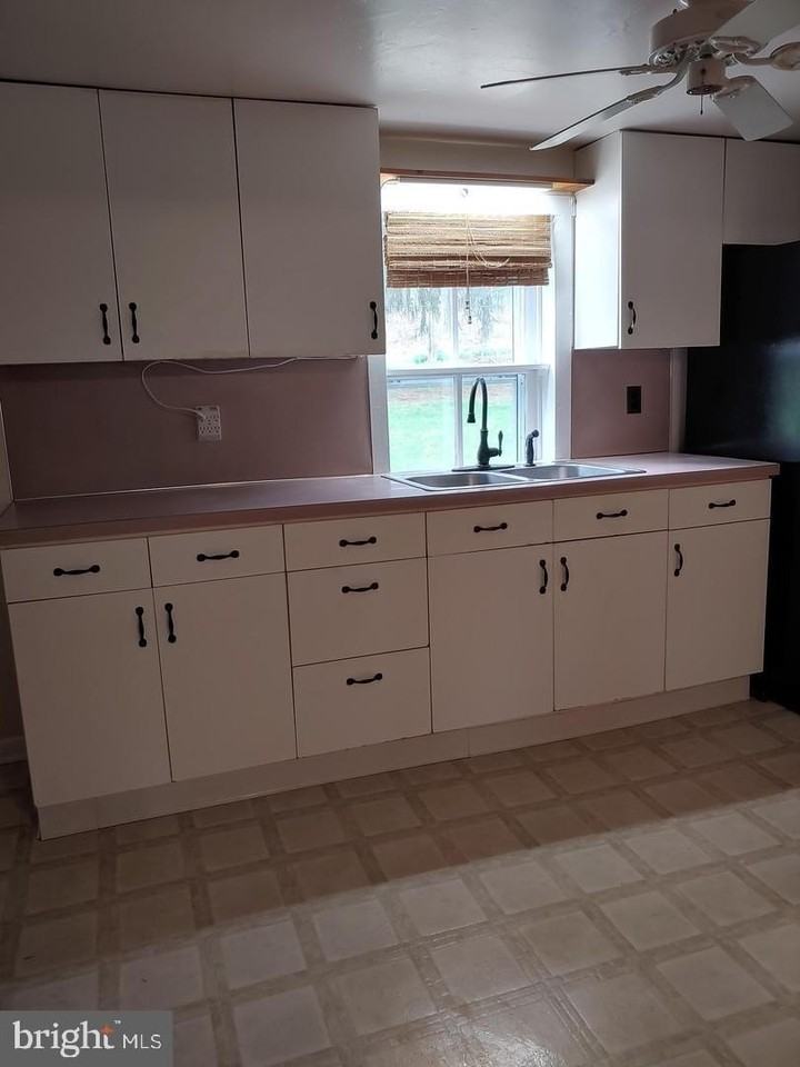 1001 Fairfield Station Rd - Photo 4 of 16