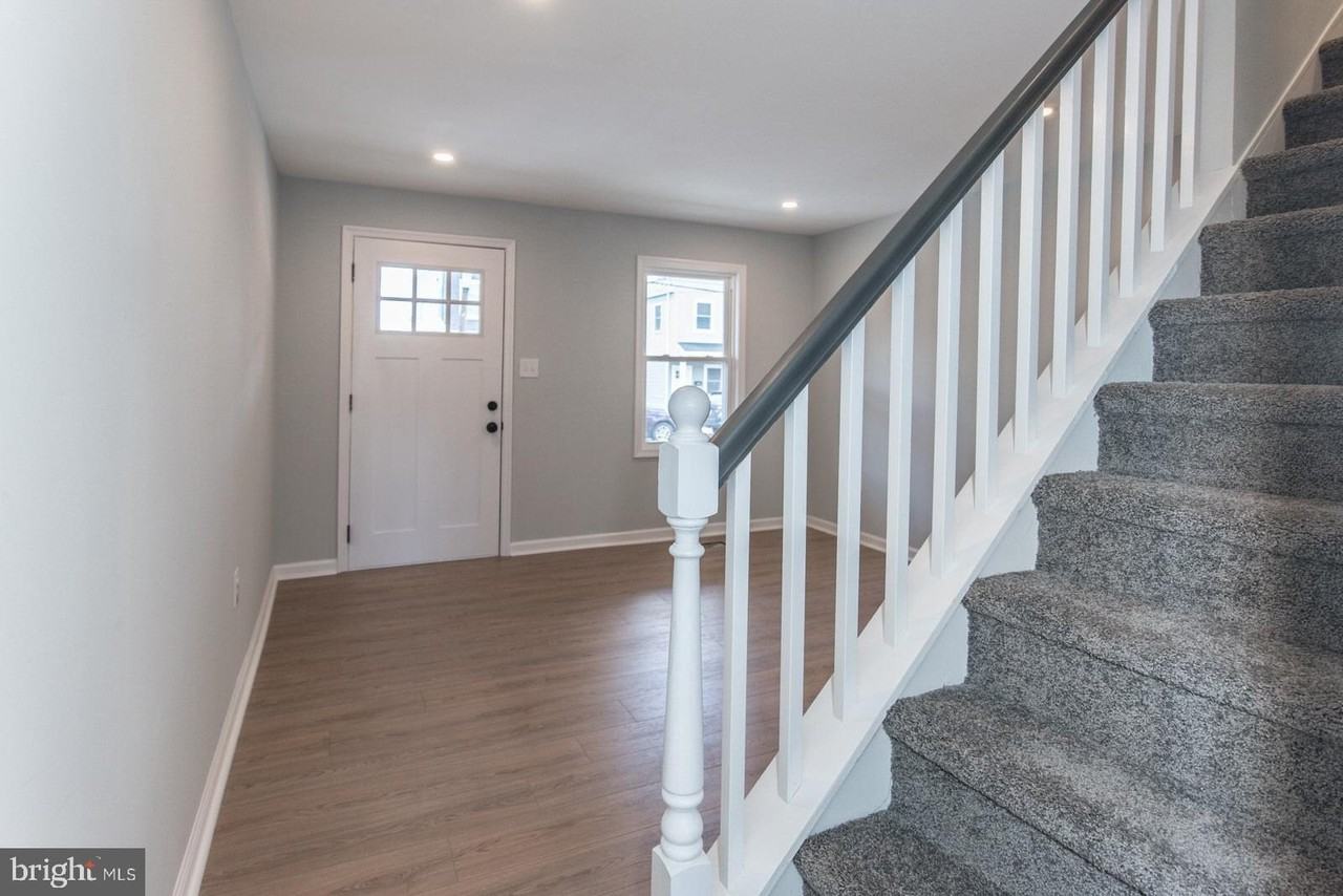645 Spruce St - Photo 4 of 27