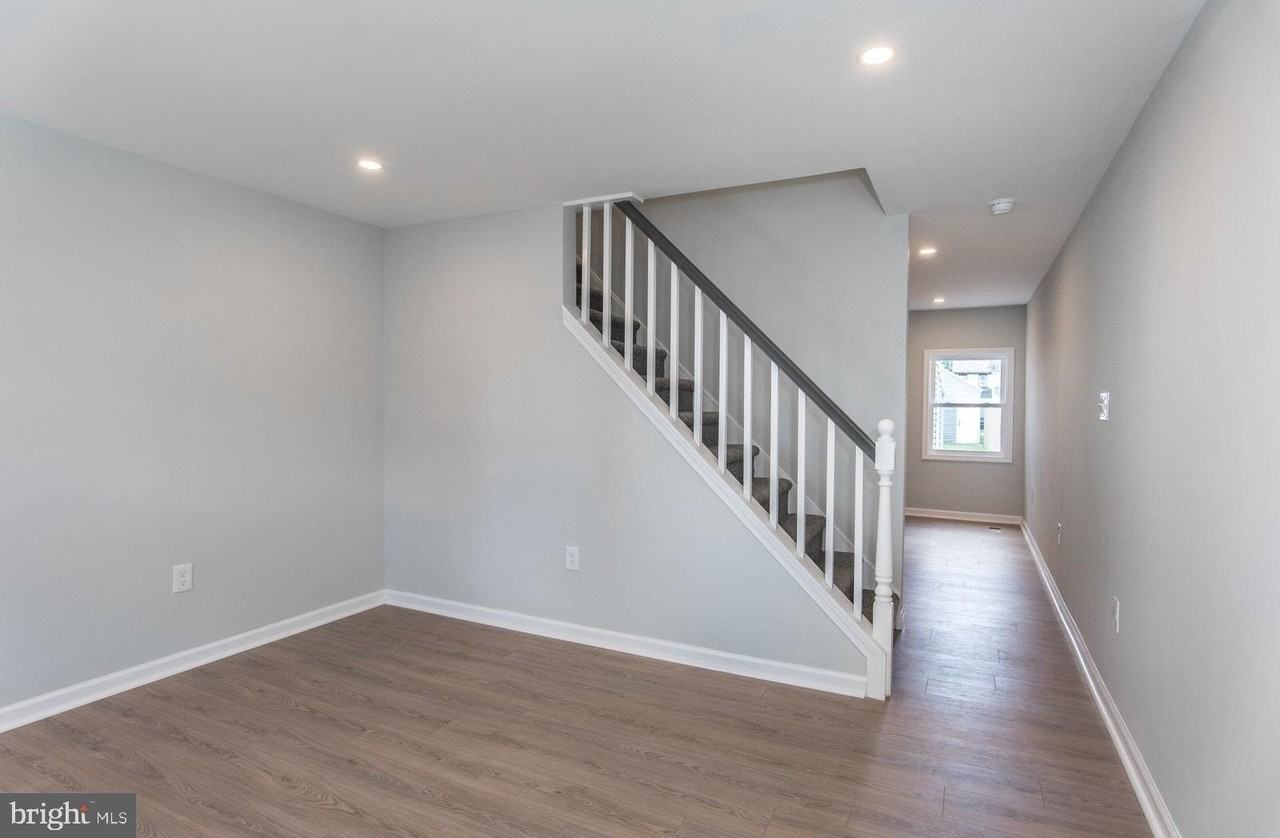 645 Spruce St - Photo 5 of 27