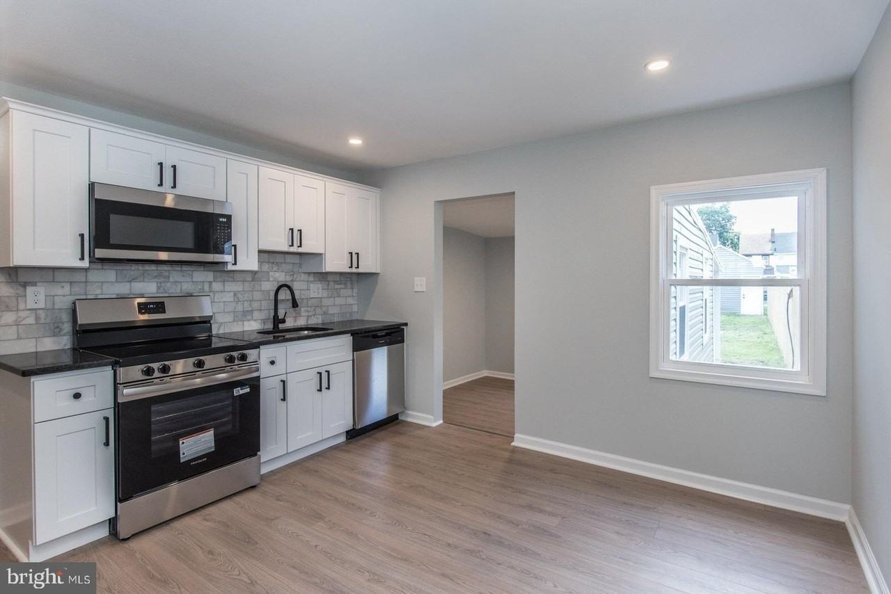 645 Spruce St - Photo 6 of 27