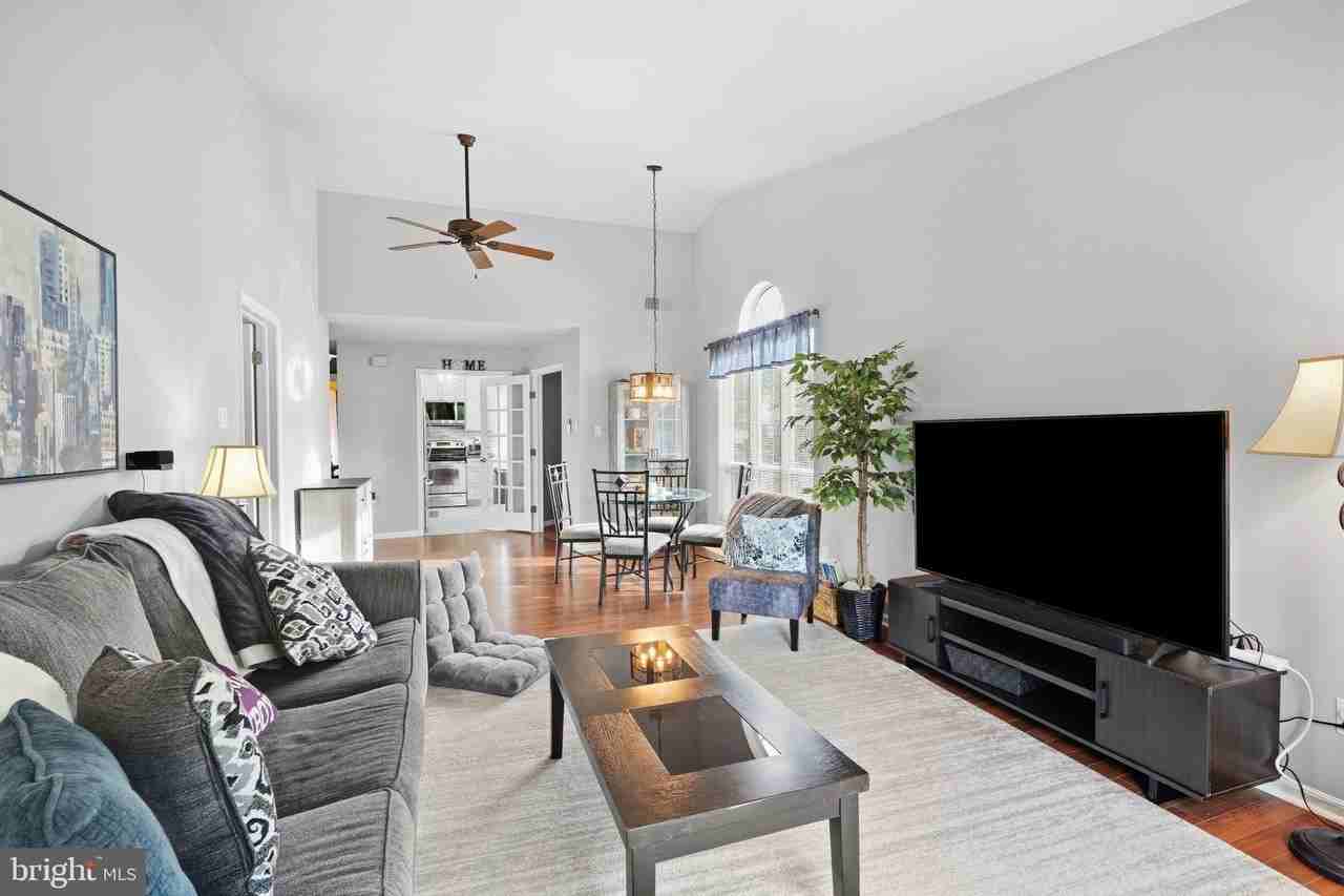 231 Oakridge Dr - Photo 5 of 14