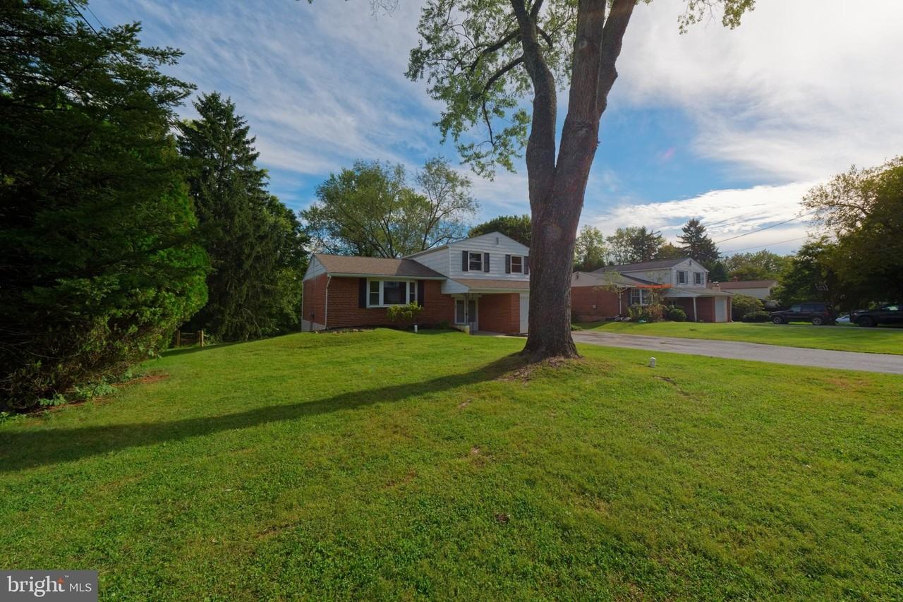 7 Doe Ln - Photo 2 of 26