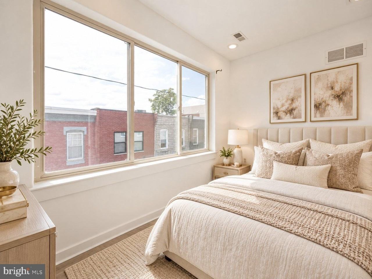 2137 Cross St - Photo 5 of 43