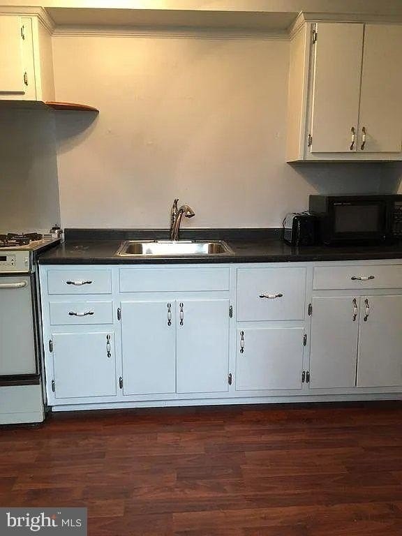 446 Evergreen Ave #2 - Photo 5 of 11