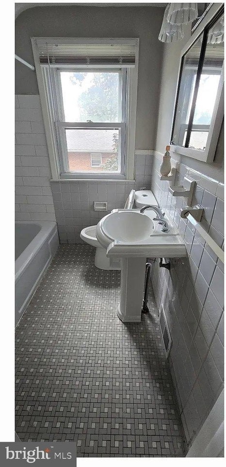 446 Evergreen Ave #2 - Photo 7 of 11