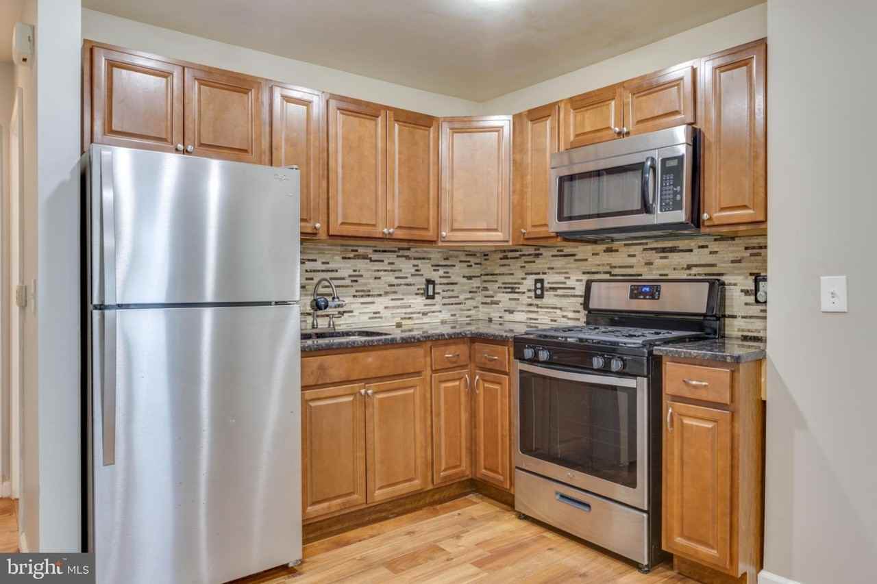 662 N 13th St #1 - Photo 3 of 12