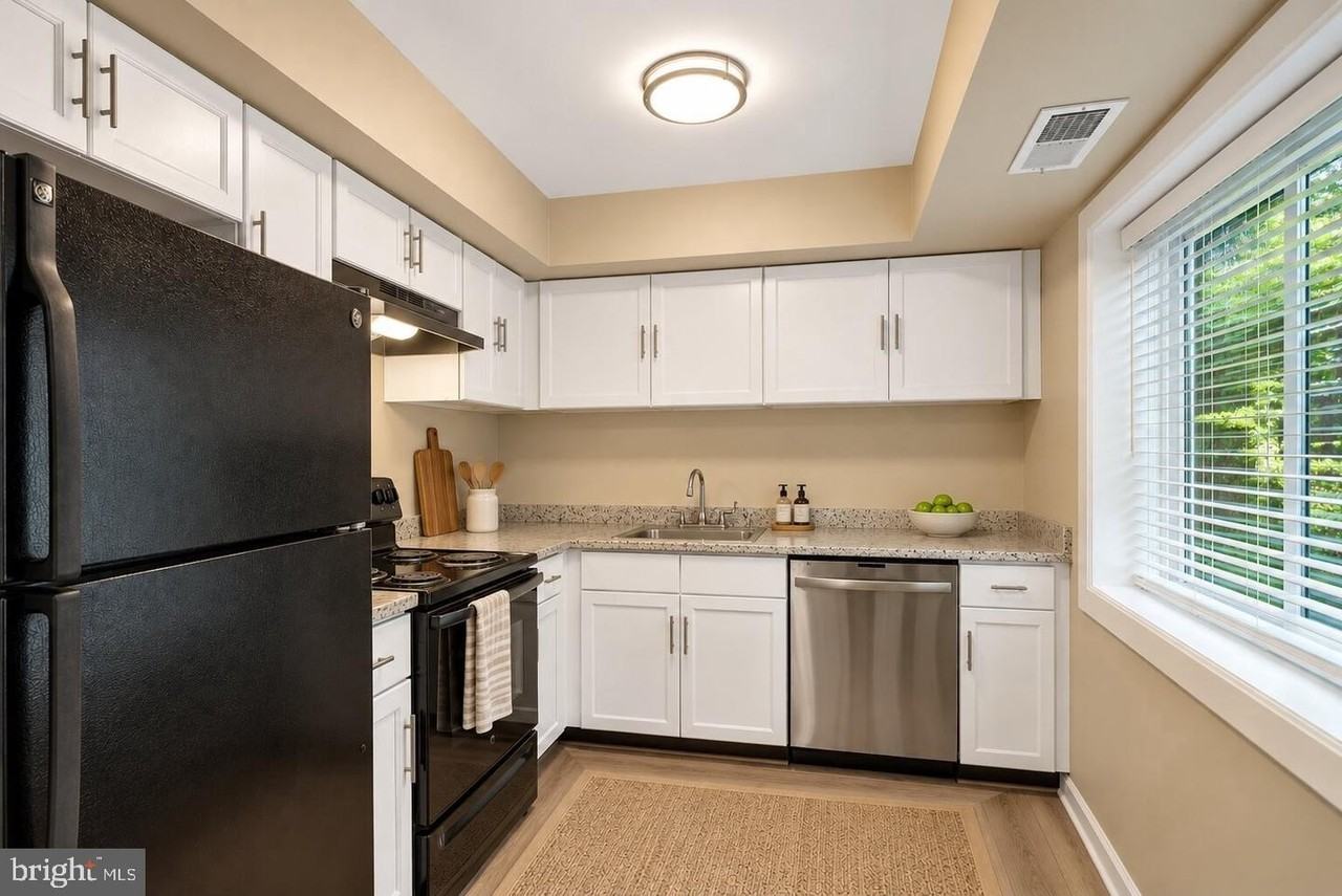 3200 S 28th St #204 - Photo 3 of 38
