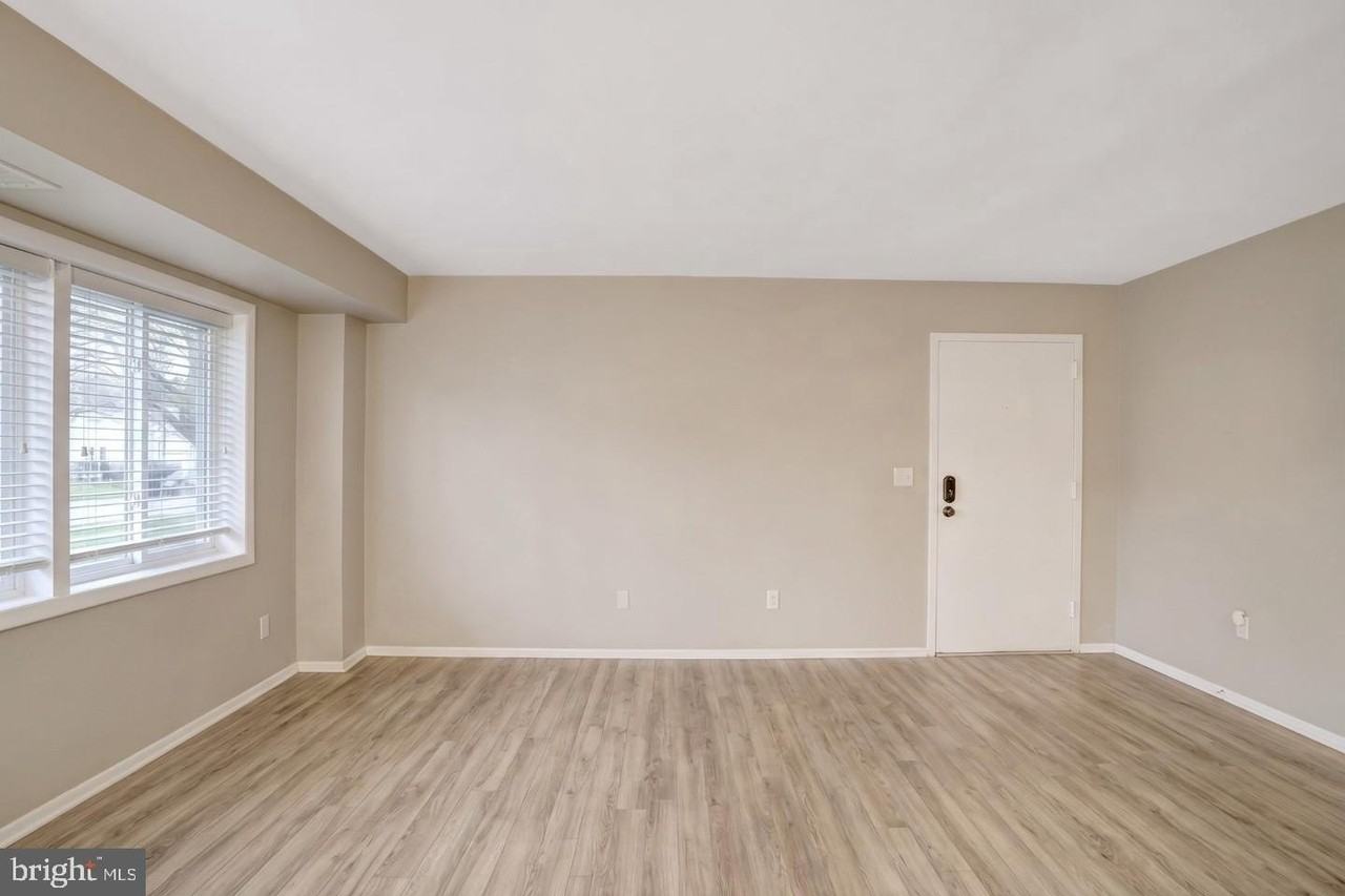 3200 S 28th St #204 - Photo 7 of 38