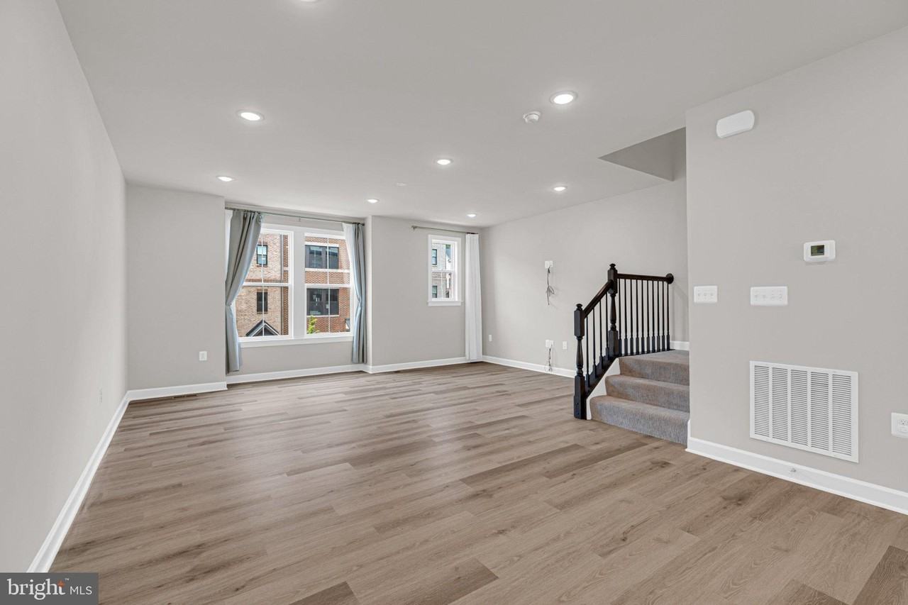 7265 Nittany Ln - Photo 4 of 40