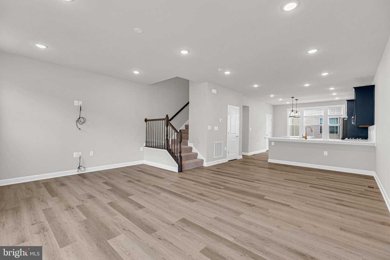 7265 Nittany Ln - Photo 5 of 40