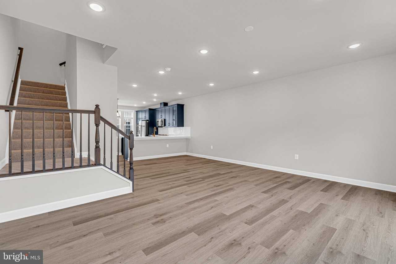 7265 Nittany Ln - Photo 6 of 40
