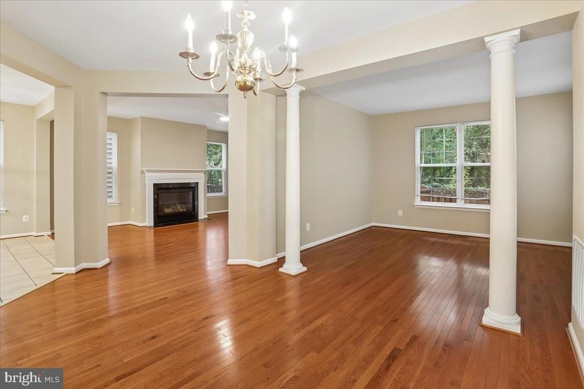 3783 Mary Evelyn Way - Photo 4 of 31