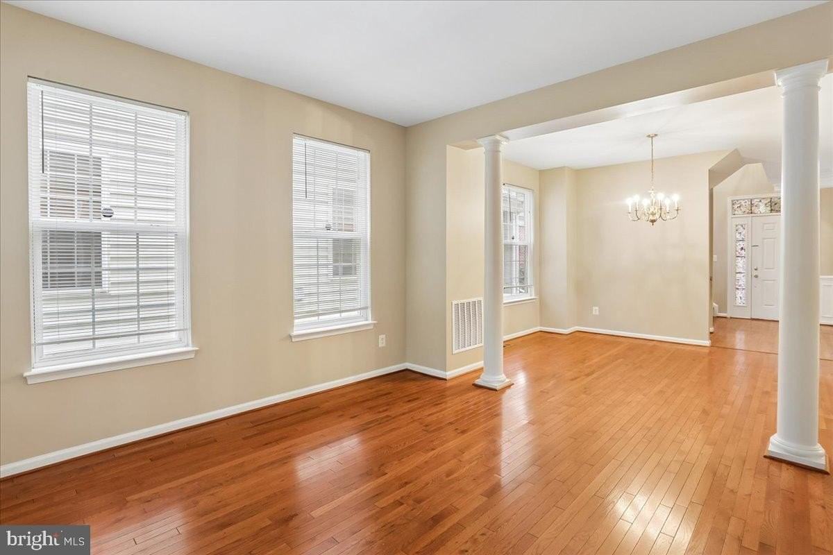 3783 Mary Evelyn Way - Photo 6 of 31