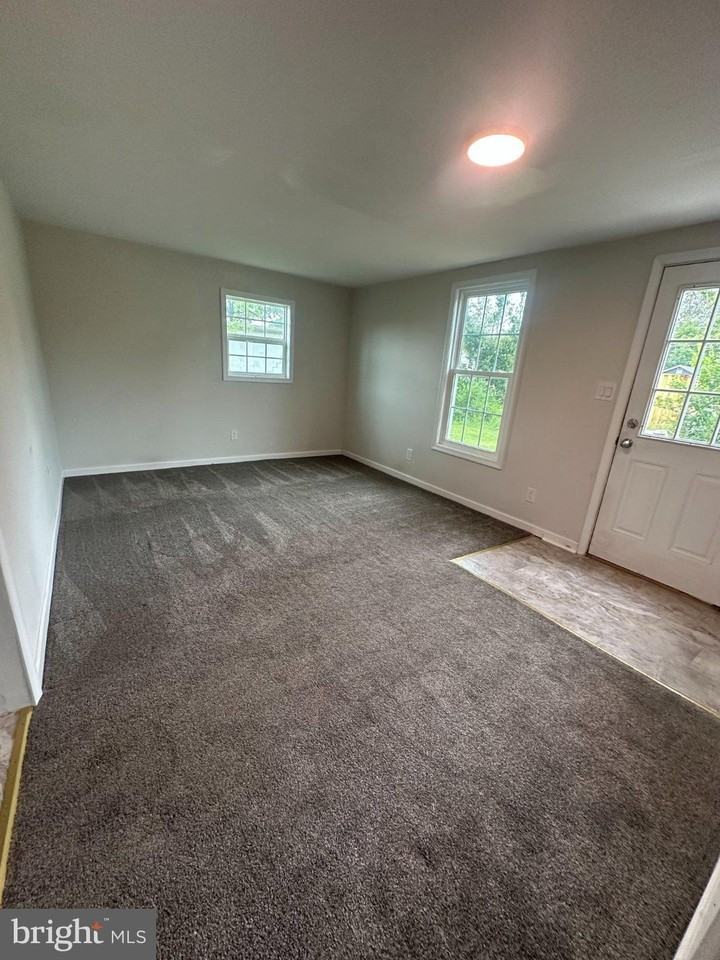 17127 12th St - Photo 2 of 8