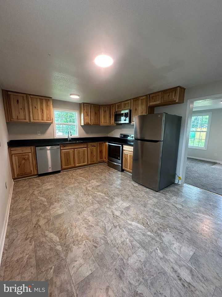 17127 12th St - Photo 3 of 8