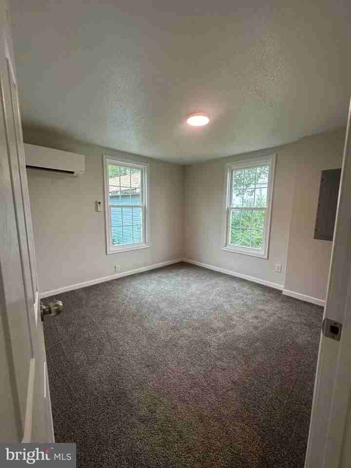 17127 12th St - Photo 5 of 8