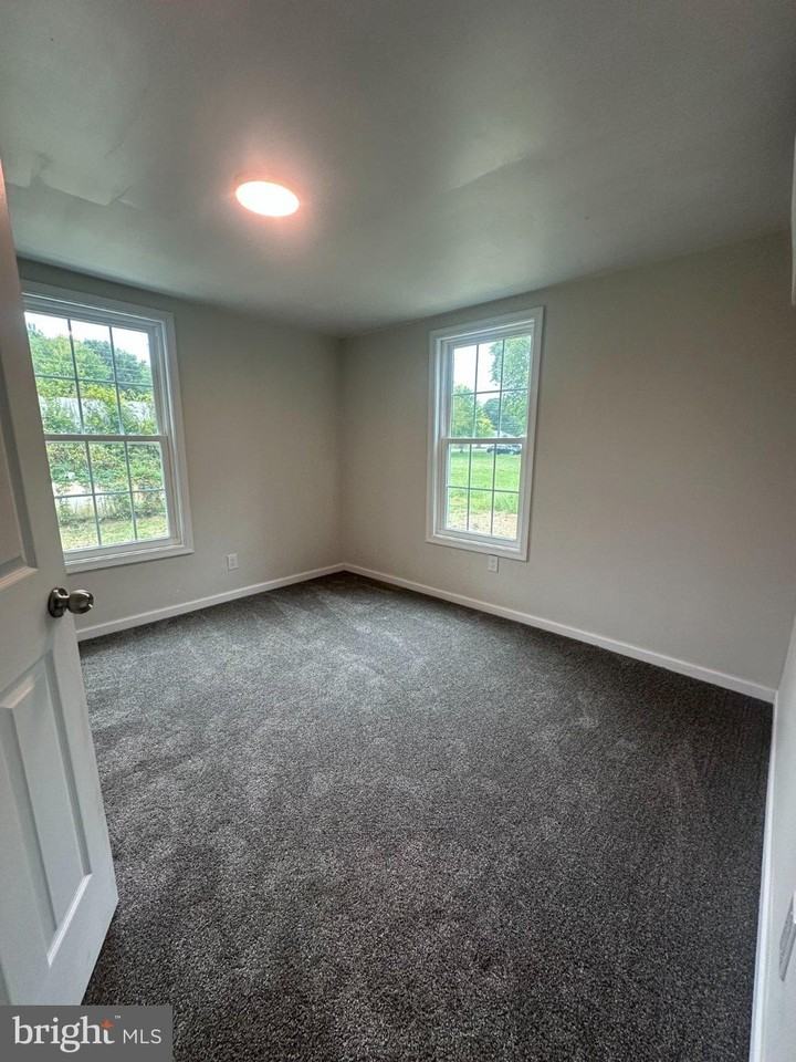 17127 12th St - Photo 7 of 8