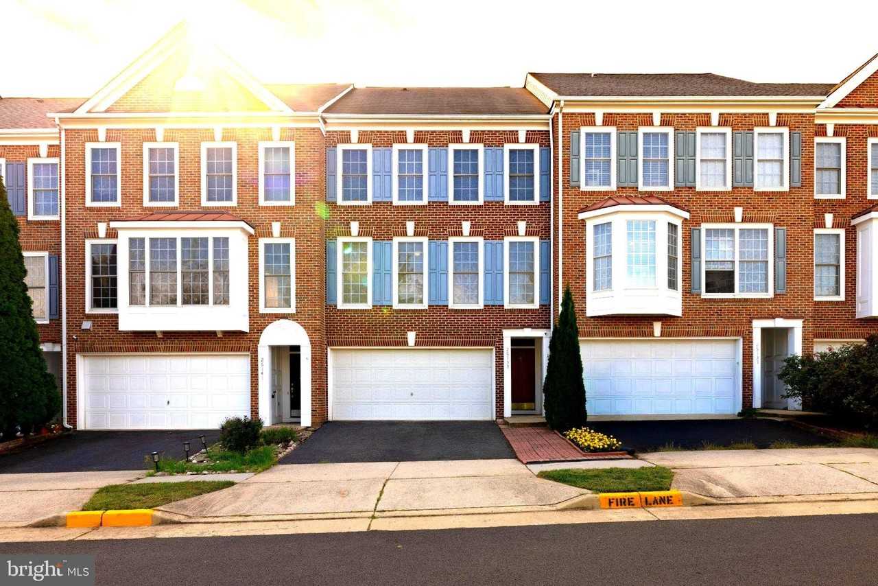 26139 Kennywood Sq - Photo 2 of 34