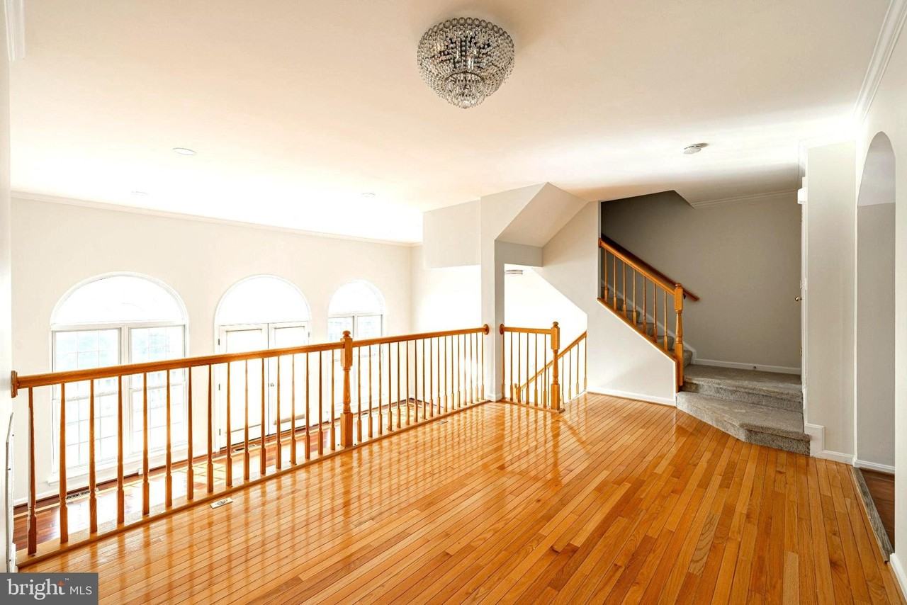 26139 Kennywood Sq - Photo 5 of 34
