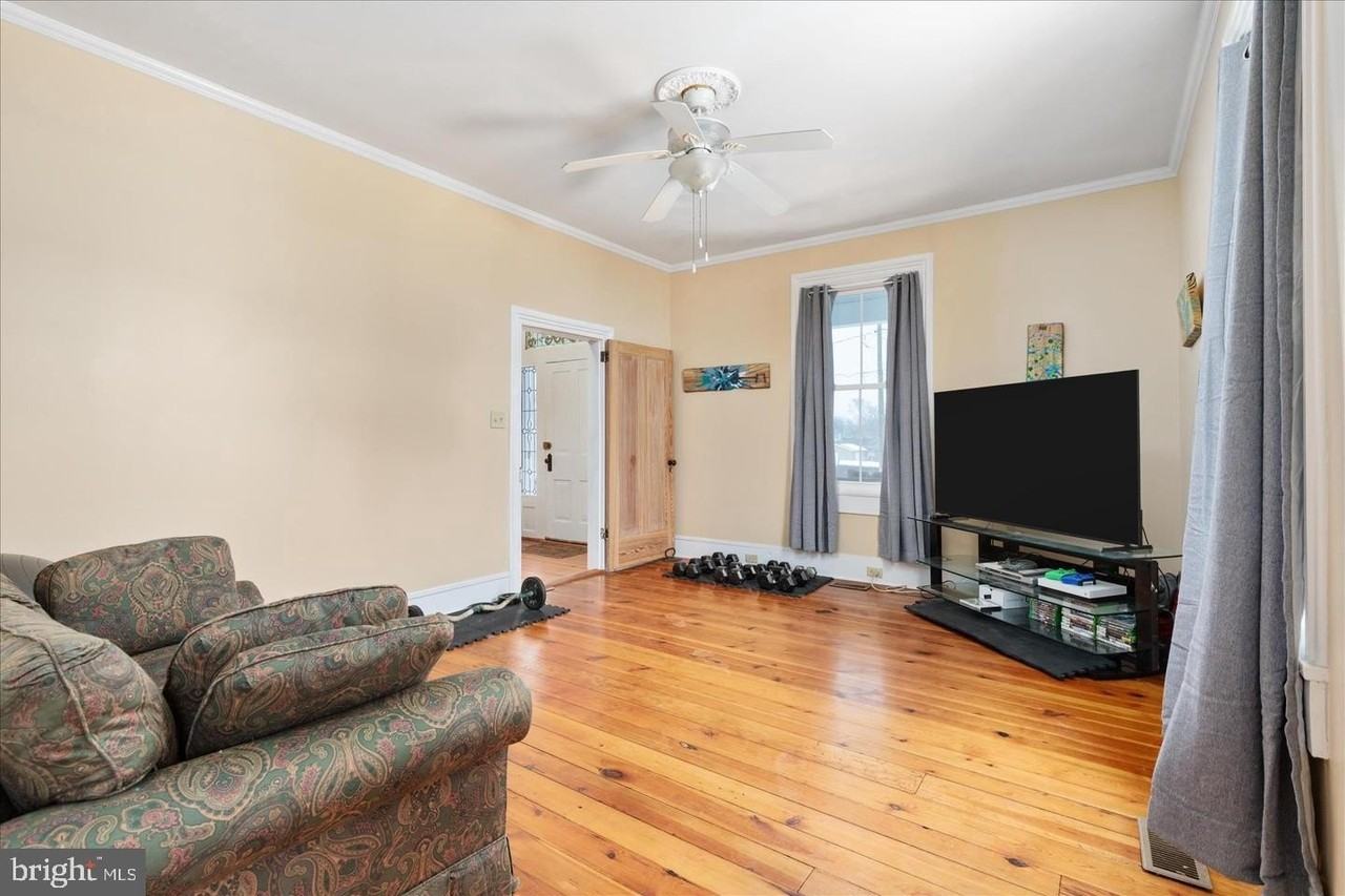 316 S Muhlenberg St - Photo 7 of 50