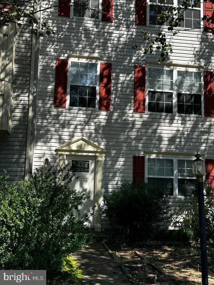 1507 Meadow Dr - Photo 2 of 38