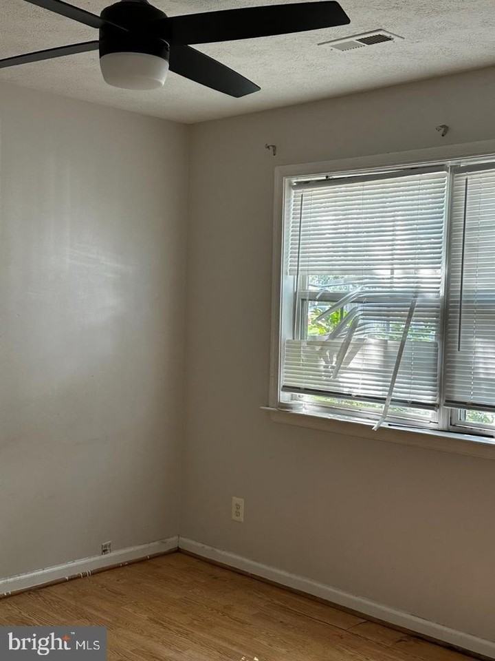 1507 Meadow Dr - Photo 7 of 38