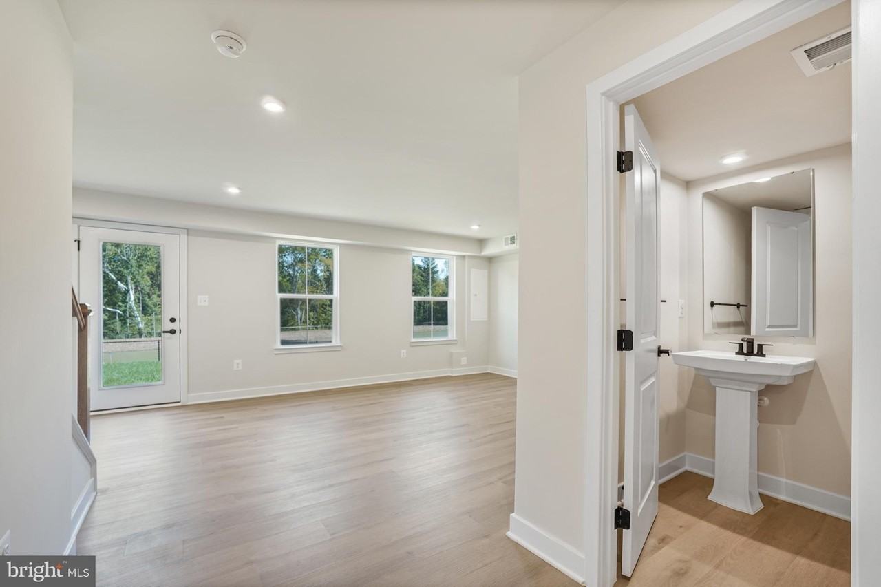 1400 Crested Iris Dr - Photo 5 of 46