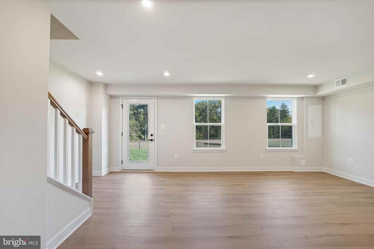 1400 Crested Iris Dr - Photo 7 of 46