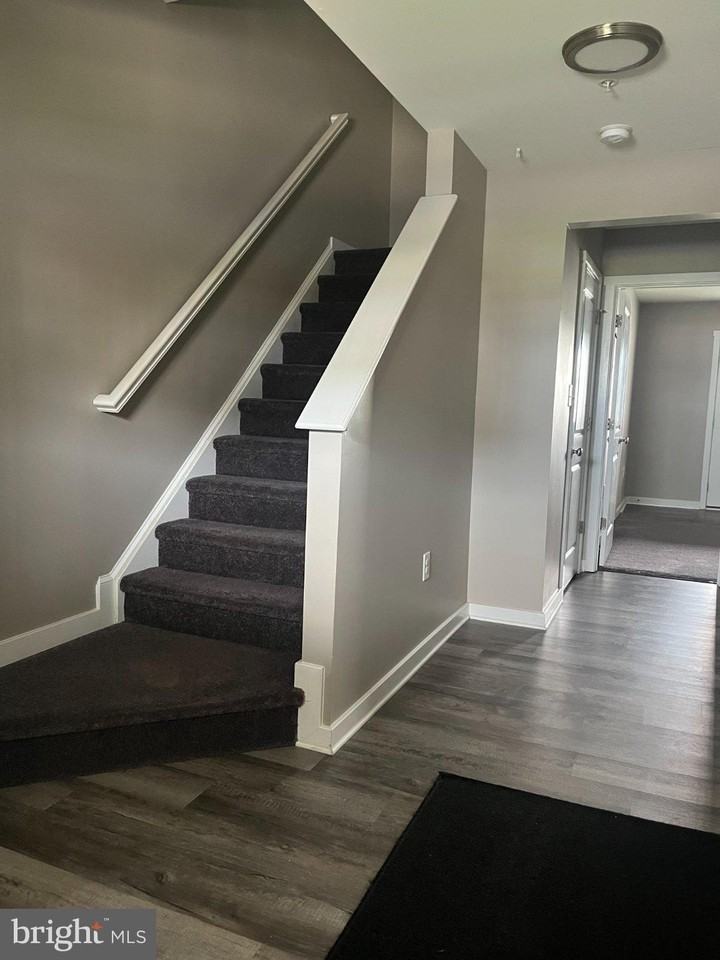 87 Carnes Way - Photo 3 of 10