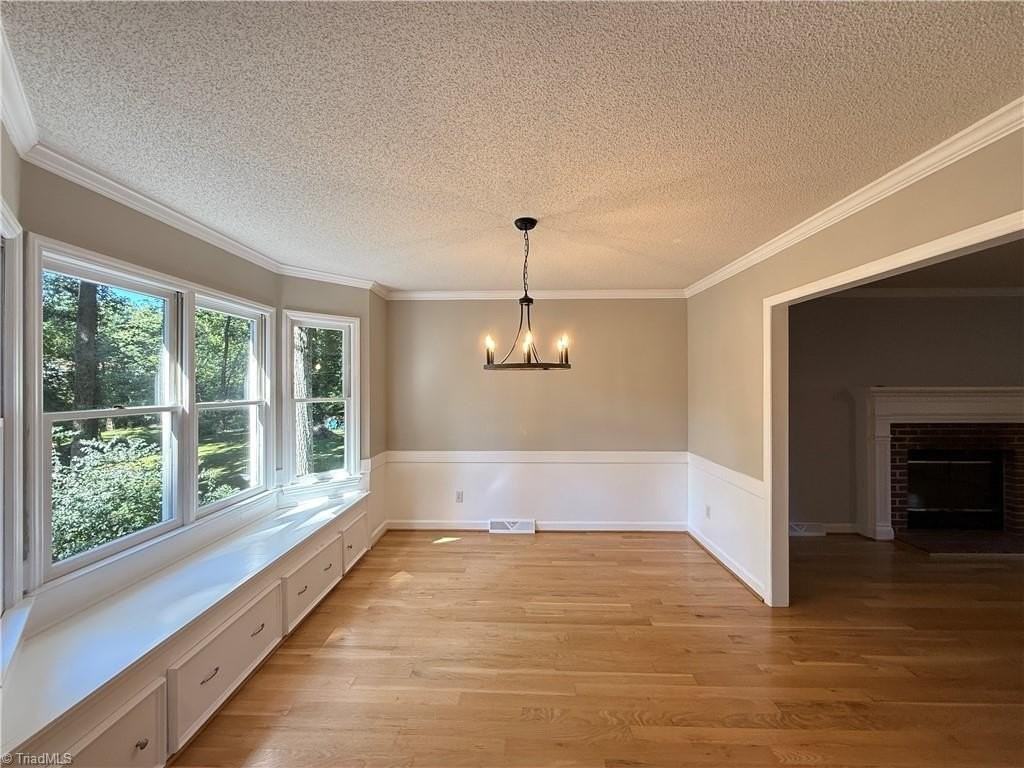 6714 Amberley Ln - Photo 7 of 37