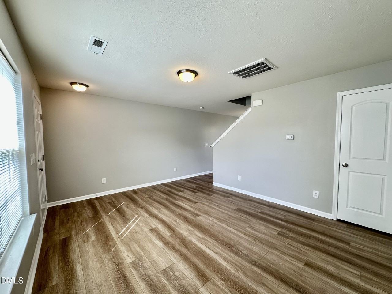 4773 Queen Pierrette St - Photo 5 of 23
