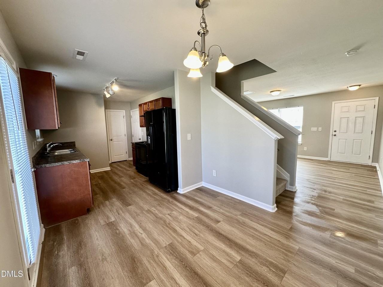 4773 Queen Pierrette St - Photo 7 of 23