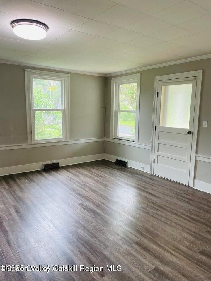 1529 Clauverwie Rd - Photo 7 of 40