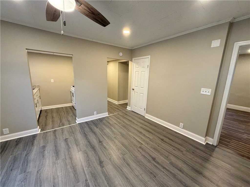 219 E Wallace Ave #2 - Photo 5 of 22