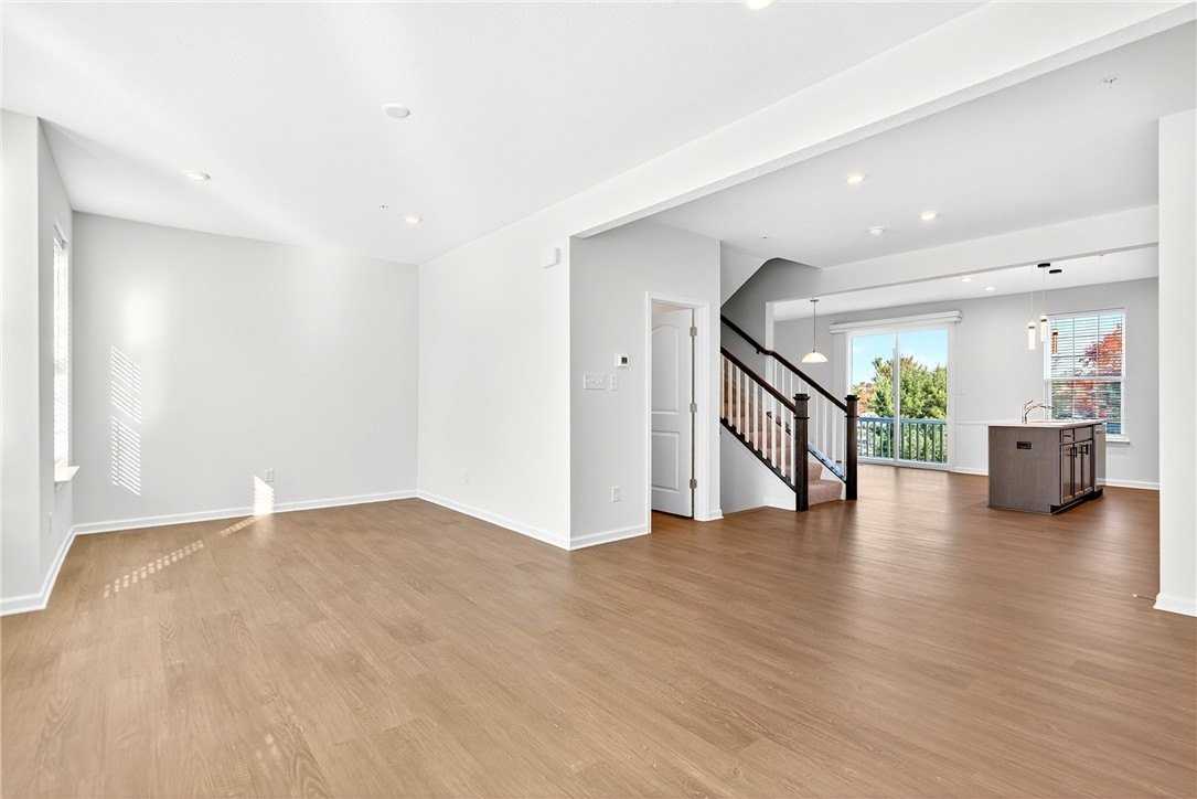600 Dana Dr - Photo 5 of 46
