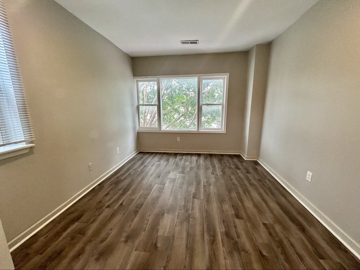 516 Saint Paul Pl #516-4 - Photo 7 of 10