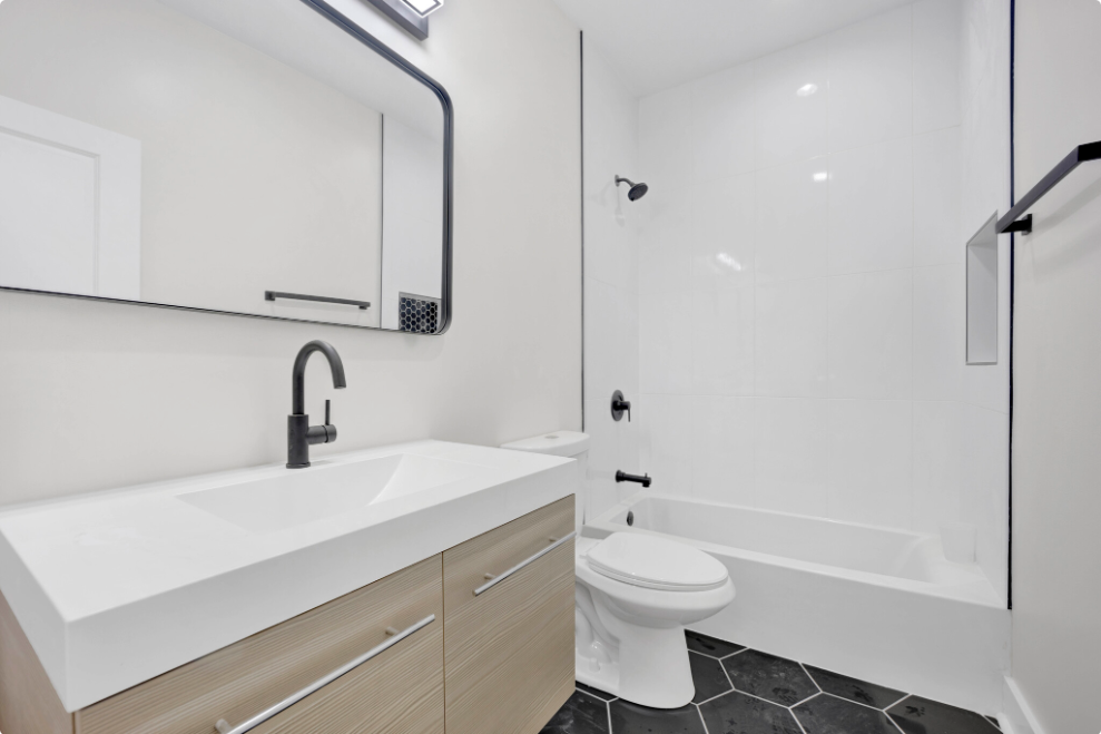 4927 South Prairie AvenueUnit 2N #2N - Photo 4 of 11