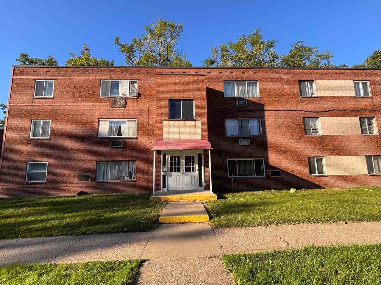 105 Solon Rd