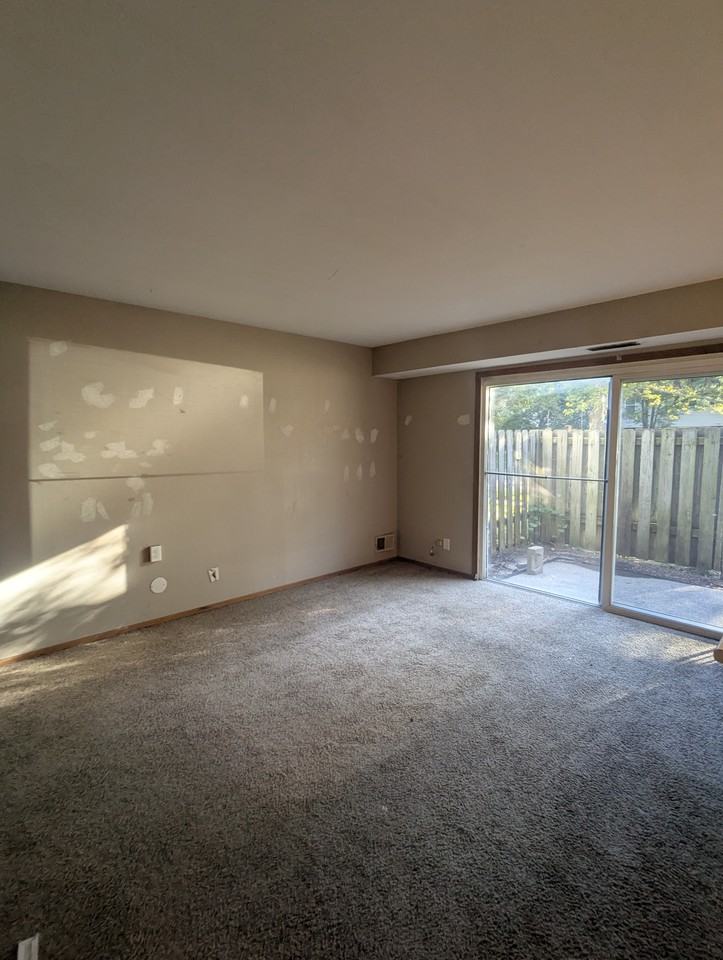3621 Kenbrooke Ct #1 - Photo 4 of 8